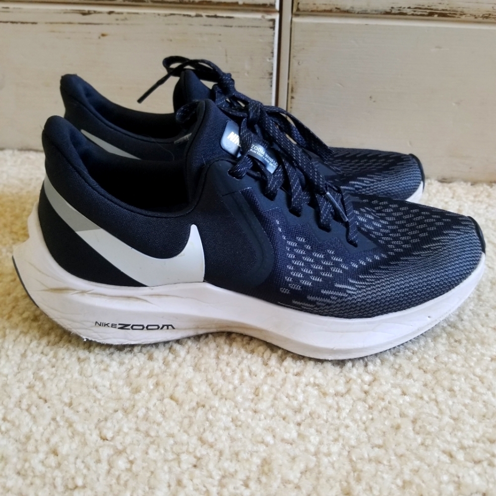 NIKE ZOOM WINFLO running shoes